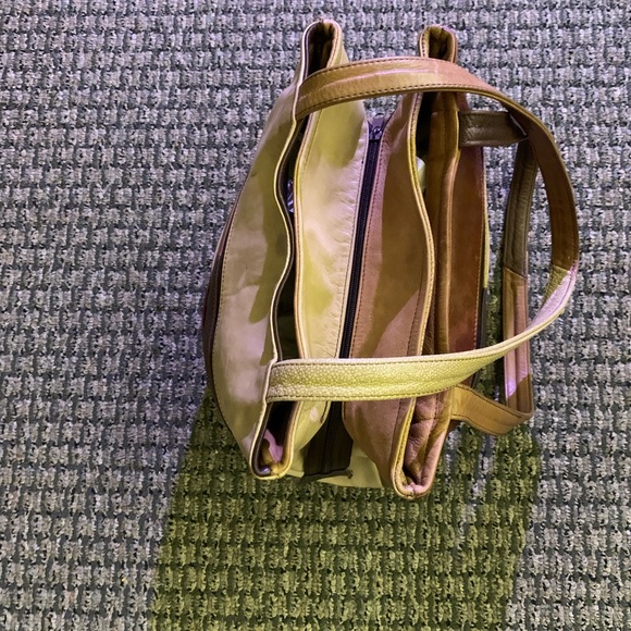 ALL LEATHER HANDBAG.  LOTS OF ROOM INSIDE. - Picture 5 of 5